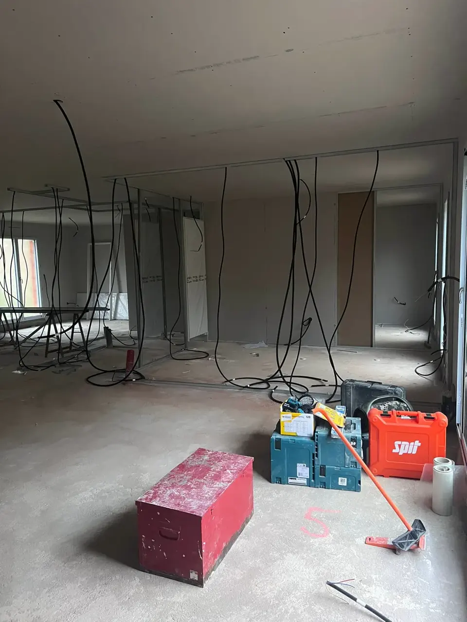 Création de volumes en plaques de plâtre pendant les travaux